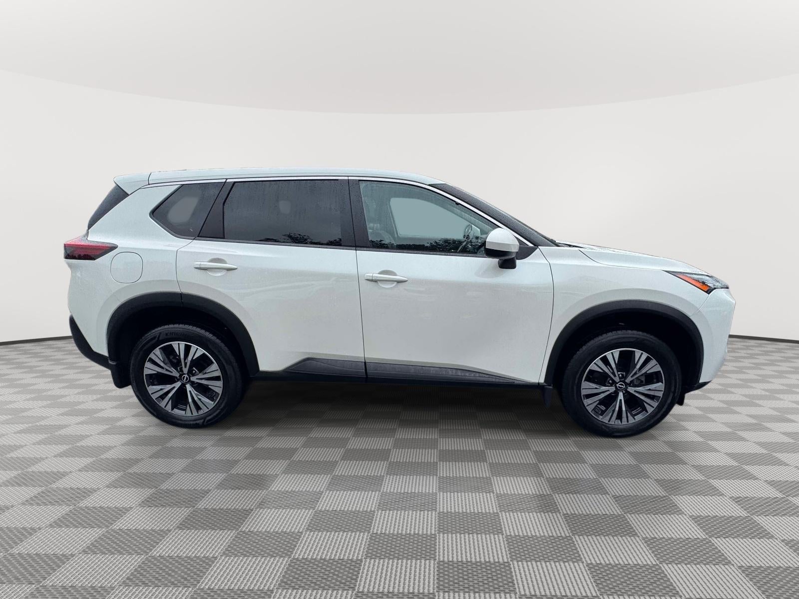 2023 Nissan Rogue — detail view